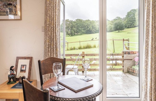 Mawr Cottage | 1 bedroom accommodation in Ammanford