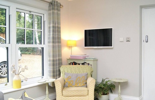 West Mersea Cottage | 1 bedroom accommodation in West Mersea, near Colchester
