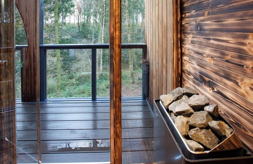 Overton-on-dee Ski Chalet | 1 bedroom accommodation in Ellesmere