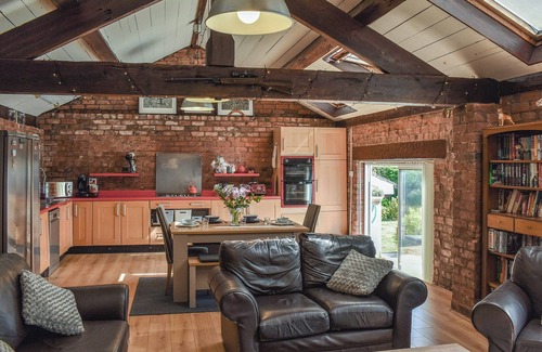Hale Village Cottage | 1 bedroom accommodation in Hale Village, near Liverpool