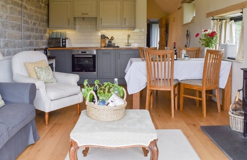 Muchelney Cottage | 1 bedroom accommodation in Knole, near Langport.