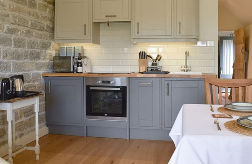 Muchelney Cottage | 1 bedroom accommodation in Knole, near Langport.