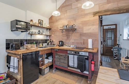 Tunstall Cottage | 1 bedroom accommodation in Biddulph