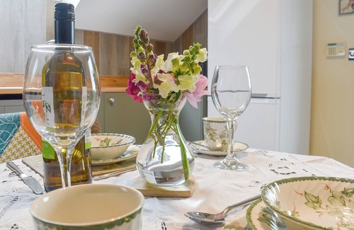 Cowbeech Cottage | 1 bedroom accommodation in Herstmonceux, near Hailsham