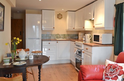 Llandeilo Cottage | 1 bedroom accommodation in Salem, near Llandeilo
