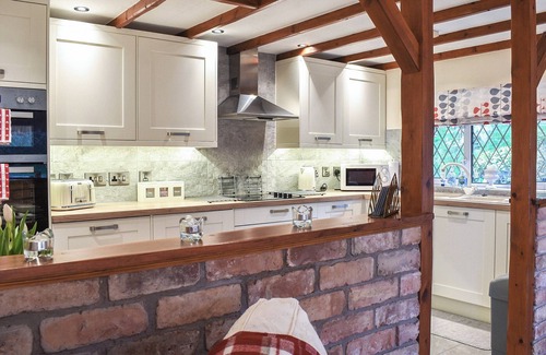 Llansadwrn Cottage | 1 bedroom accommodation in Llanfair Talhaiarn, near Abergele