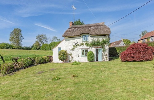 Bridport Cottage | 1 bedroom accommodation in Netherbury, near Beaminster