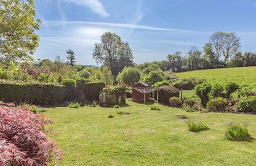 Bridport Cottage | 1 bedroom accommodation in Netherbury, near Beaminster