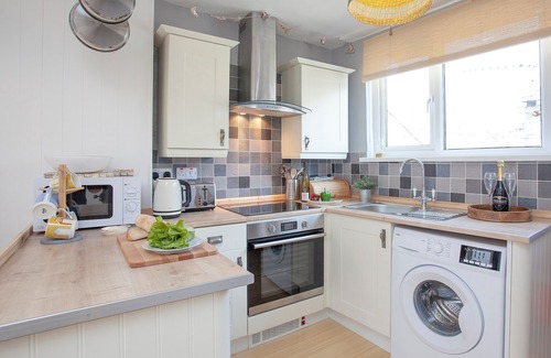 Brixham Cabin | 1 bedroom accommodation in Brixham