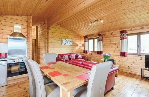 Caersws Ski Chalet | 1 bedroom accommodation in Llandinam, Powys
