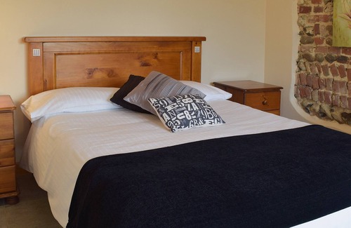 Potter Heigham House | 1 bedroom accommodation in Catfield