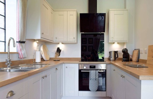 Cosford Cottage | 1 bedroom accommodation in Brewood, near Stafford