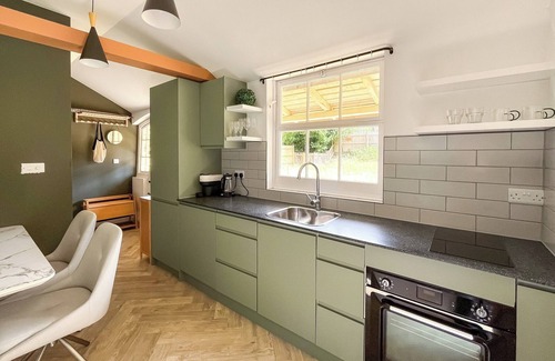 Dorking Cottage | 1 bedroom accommodation in Dorking