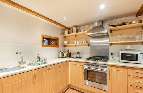 Grimsby Cottage | 1 bedroom accommodation in Holton-Le-Clay, near Cleethorpes
