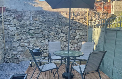 Henllan Cottage | 1 bedroom accommodation in Henllan