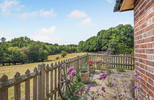 Robertsbridge Cottage | 1 bedroom accommodation in Battle