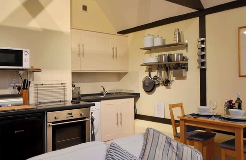 Battle Cottage | 1 bedroom accommodation in Ninfield, near Battle