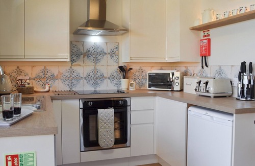 Battle Cottage | 1 bedroom accommodation in Netherfield, near Battle