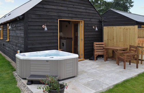 Denton Cottage | 1 bedroom accommodation in Alkham, near Dover