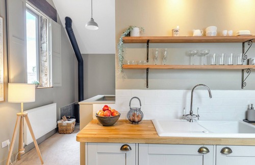 Litton Cottage | 1 bedroom accommodation in Wheston, near Tideswell