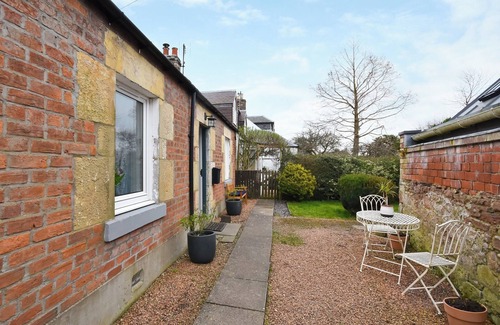 Errol Cottage | 1 bedroom accommodation in Errol, near Perth