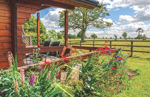 Ryther Ski Chalet | 1 bedroom accommodation in Stillingfleet, York
