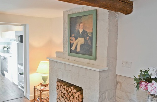 Stroud Cottage | 1 bedroom accommodation in The Vatch, near Stroud