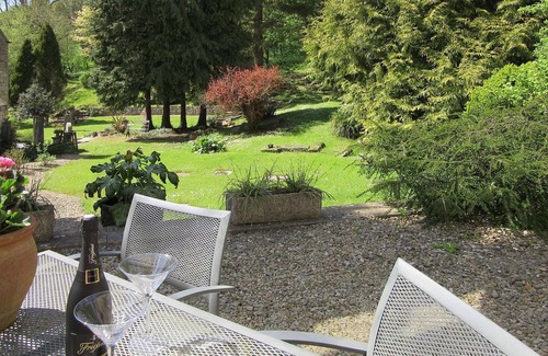 Stroud Cottage | 1 bedroom accommodation in The Vatch, near Stroud