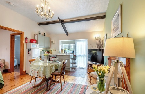 Gowerton Cottage | 1 bedroom accommodation in Gowerton, Gower