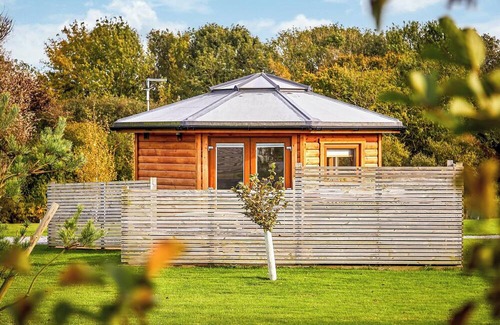 Fitling Ski Chalet | 1 bedroom accommodation in Fitling, Nr Hornsea
