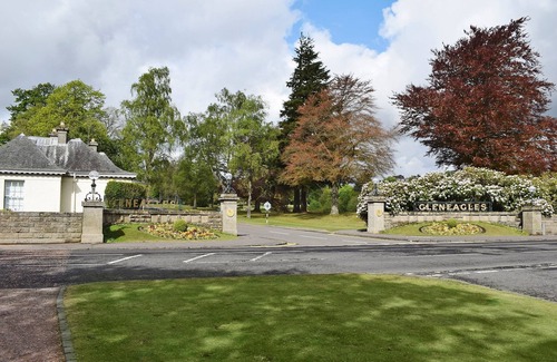 Perth Cottage | 1 bedroom accommodation in Dunning, near Perth