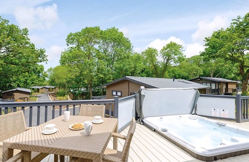 Ryde Ski Chalet | 1 bedroom accommodation in Wootton Bridge, Nr Cowes