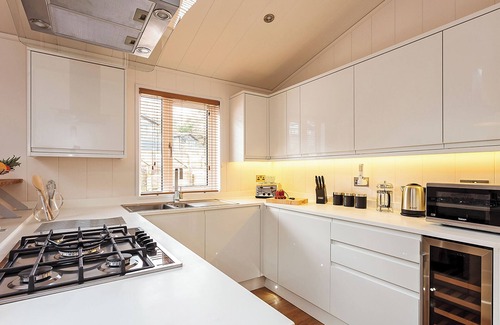 Ryde Ski Chalet | 1 bedroom accommodation in Wootton Bridge, Nr Cowes