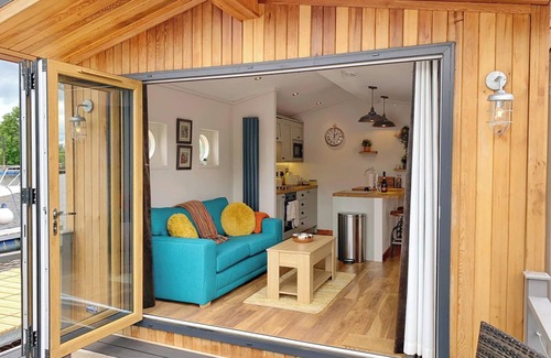 Naburn Ski Chalet | 1 bedroom accommodation in Naburn, York