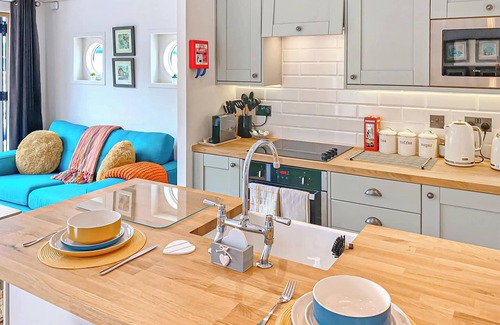 Naburn Ski Chalet | 1 bedroom accommodation in Naburn, York