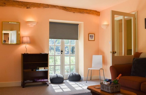 Eye Cottage | 1 bedroom accommodation in Mellis, near Eye