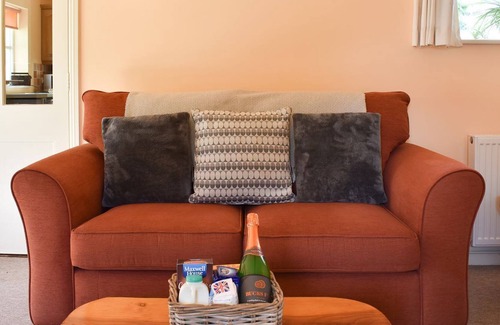 Eye Cottage | 1 bedroom accommodation in Mellis, near Eye