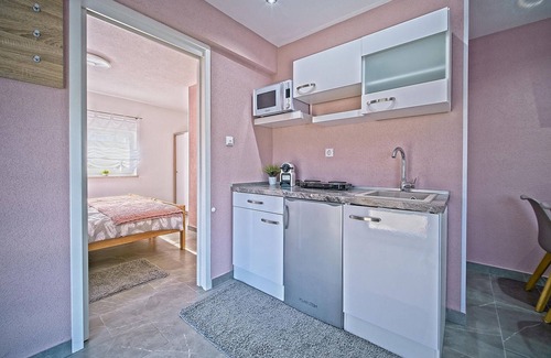 Licko Lesce House | 1 bedroom amazing home in Licko Lesce