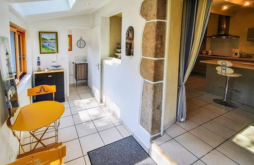 Plouigneau House | 1 bedroom amazing home in Plouigneau