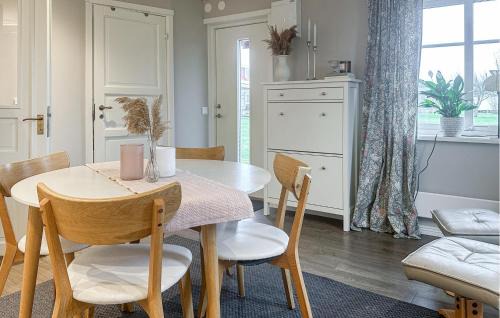 Kristinehamn House | 1 Bedroom Amazing Home In Kristinehamn