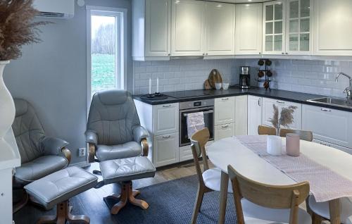 Kristinehamn House | 1 Bedroom Amazing Home In Kristinehamn