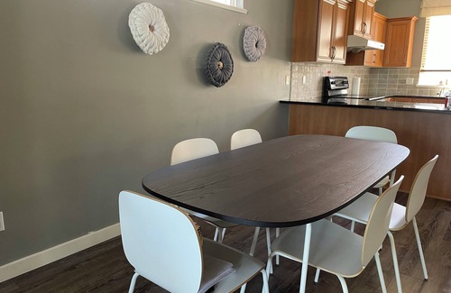 Newton House | 1 bedroom and 1 bath with kitchen in a house in heart of surrey