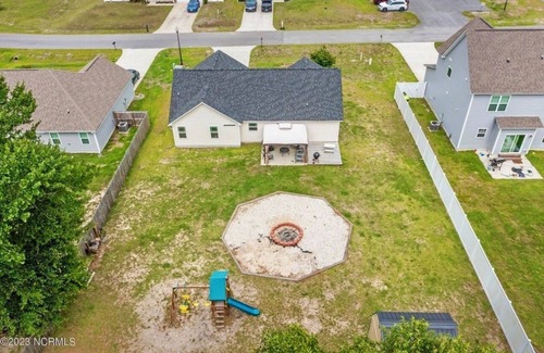 Richlands House | 1 bedroom and 1 full bath available in a large 3 bedroom, 2 bathroom house