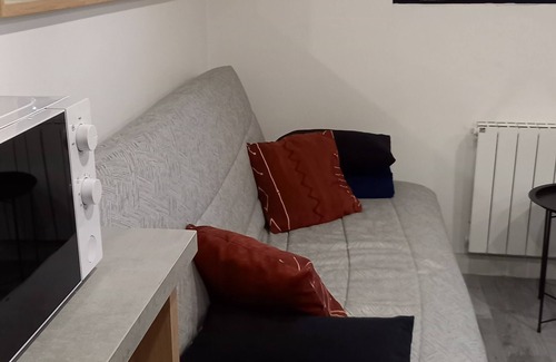 Beaumont-sur-Oise Apartment | 1 Bedroom Apartment in Beaumont-sur-Oise