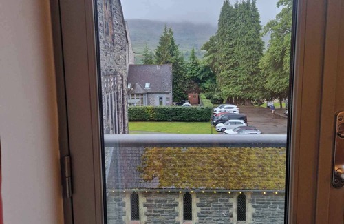 Fort Augustus Apartment | 1 Bedroom apartment by Loch Ness. On site swimming pool, tennis and gym.