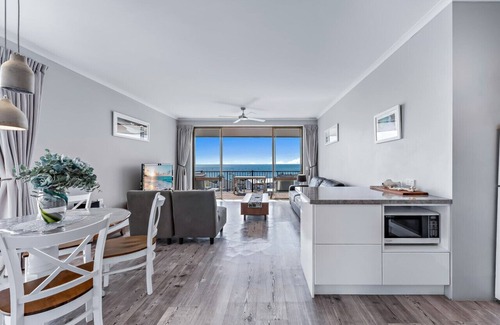 Airlie Beach Apartment | 1 bedroom apartment ocean views