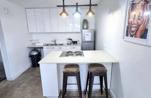 Durban North House | 1-bedroom apartment/loadshedding free