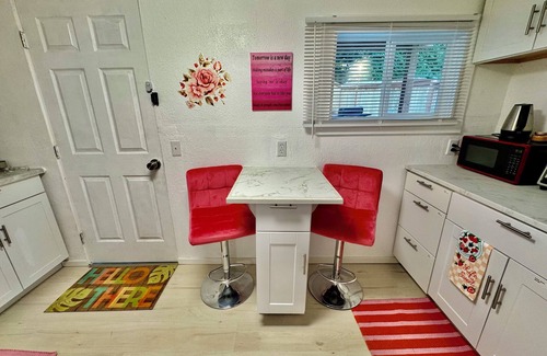 Rainier Valley Apartment | 1 Bedroom Apartment 10 mins to SeaTac Airport