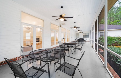 Grand Bay Apartment | 1 Bedroom Apartment at Oak + Fountain - #15