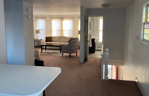 Red Bank House | 1 bedroom apartment-Close to train-easy commute to NYC 2nd floor